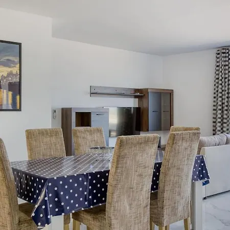 Beautiful Penthouse With Private Terrace & Seaview By 360 Estates Apartment St. Paul's Bay Exterior photo