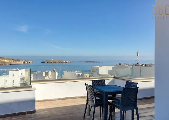 Beautiful Penthouse With Private Terrace & Seaview By 360 Estates