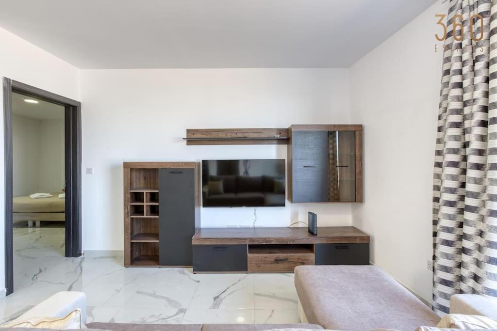 Apartment Beautiful Penthouse With Private Terrace & Seaview By 360 Estates *