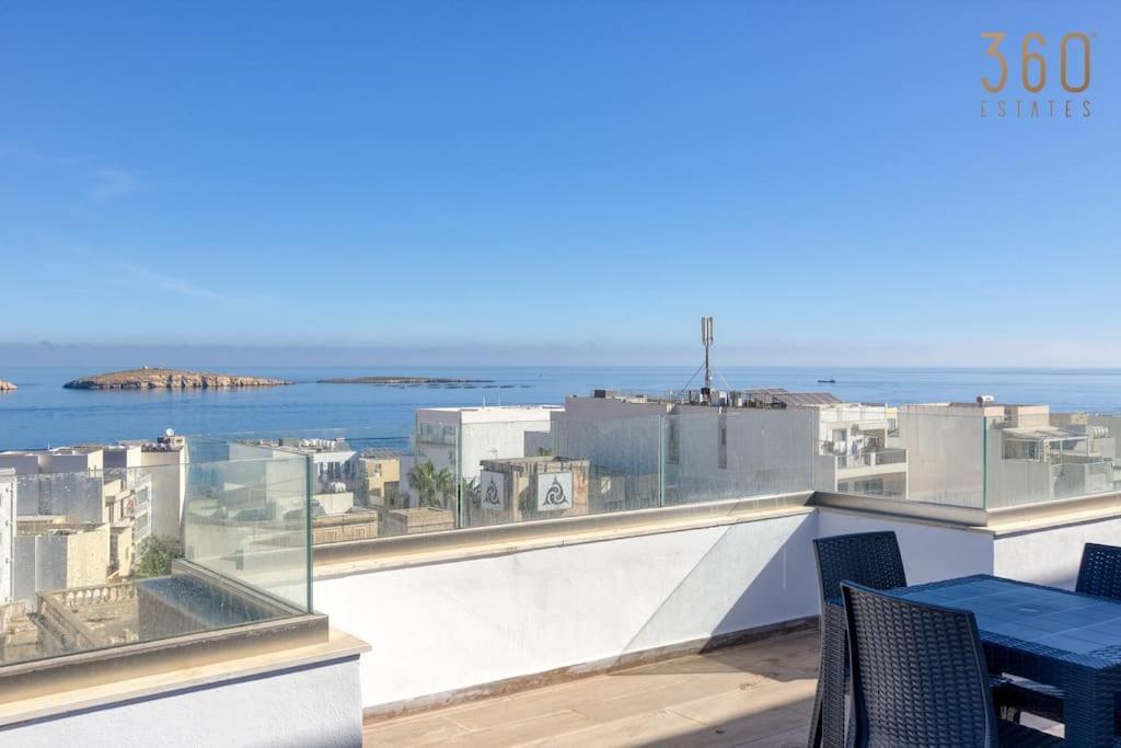 Apartment Beautiful Penthouse With Private Terrace & Seaview By 360 Estates *
