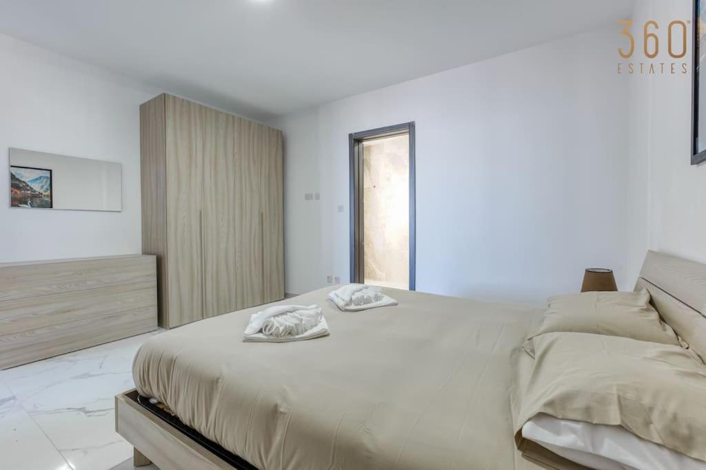 Beautiful Penthouse With Private Terrace & Seaview By 360 Estates Apartment *