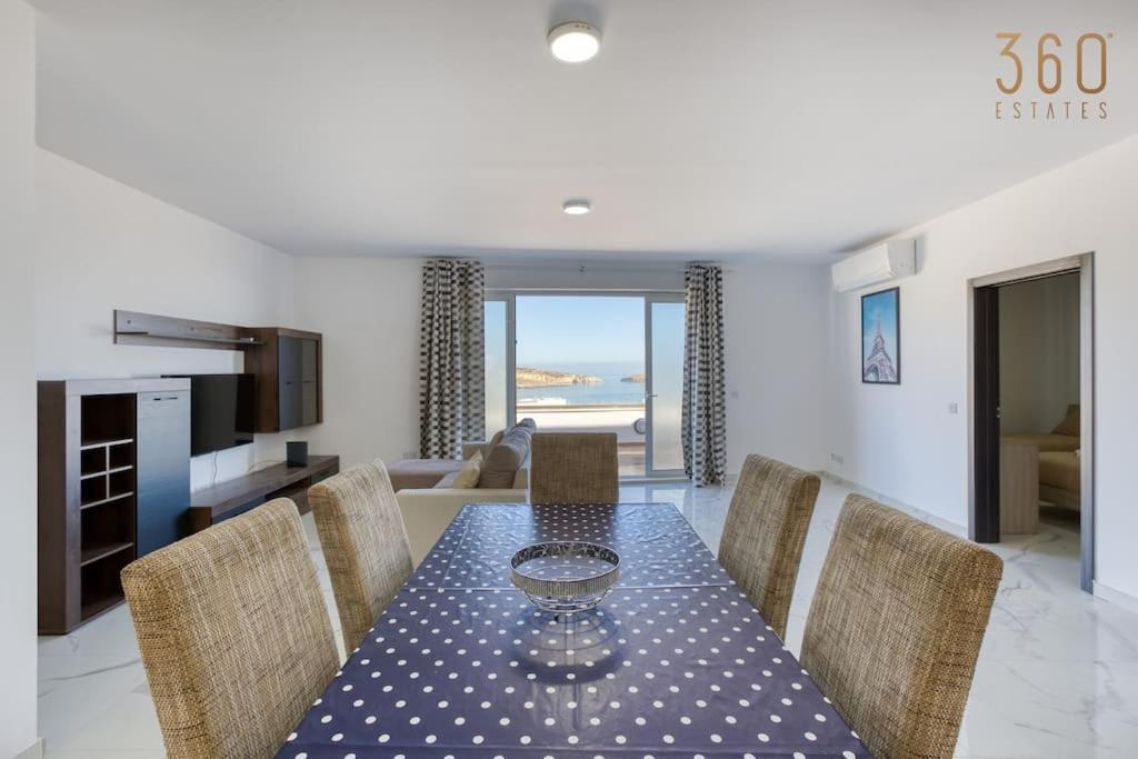 Beautiful Penthouse With Private Terrace & Seaview By 360 Estates