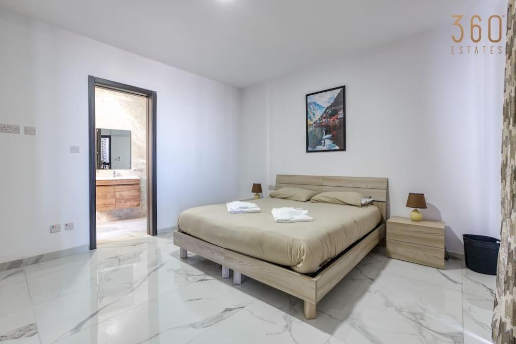 Beautiful Penthouse With Private Terrace & Seaview By 360 Estates Apartment